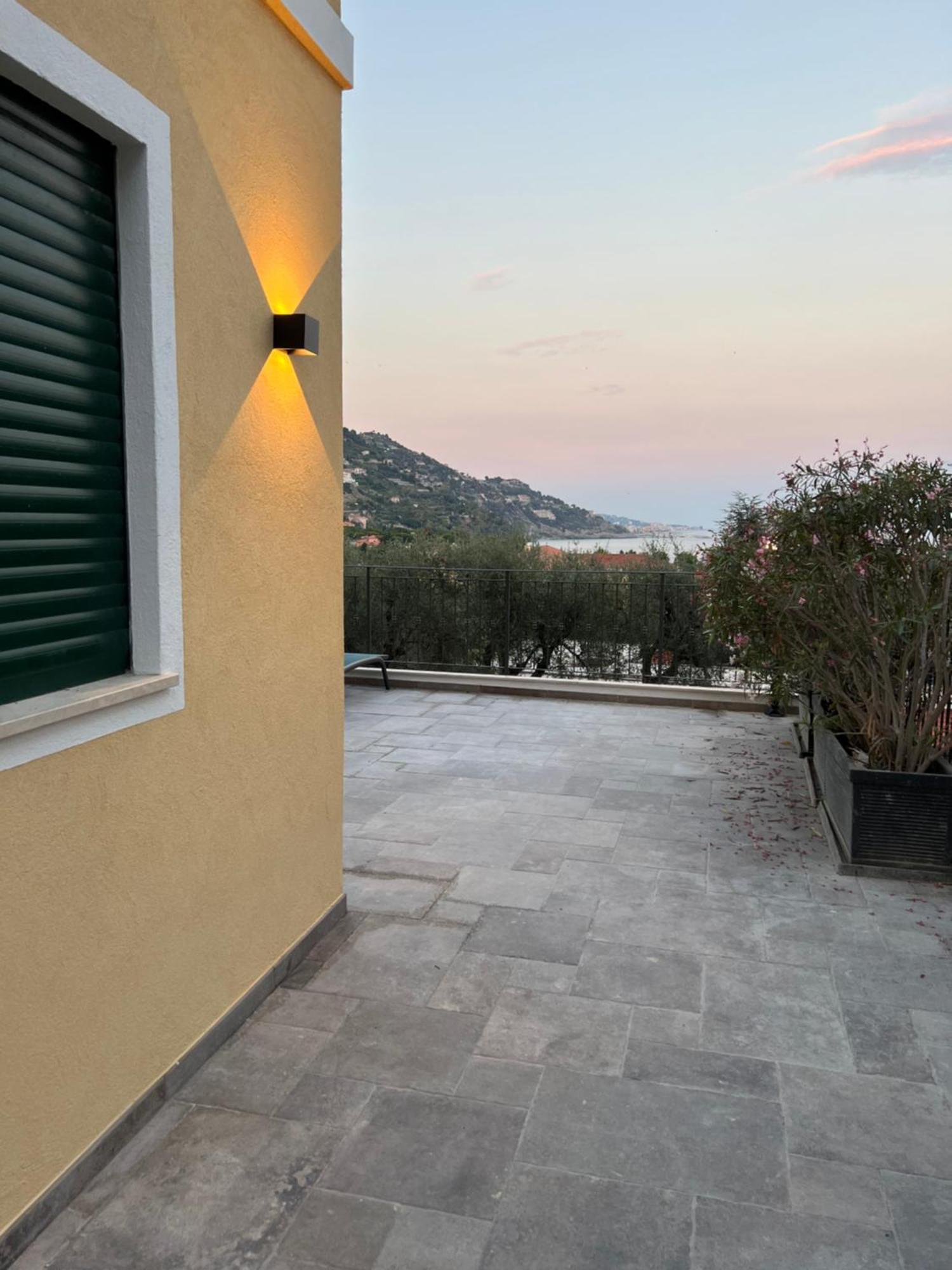 Corso Montecarlo Leilighet Ventimiglia Eksteriør bilde
